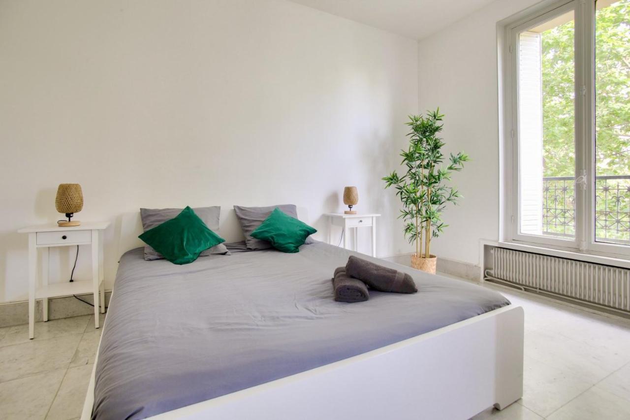 2 Bedrooms Tour Eiffel Rapp Paris Eksteriør bilde