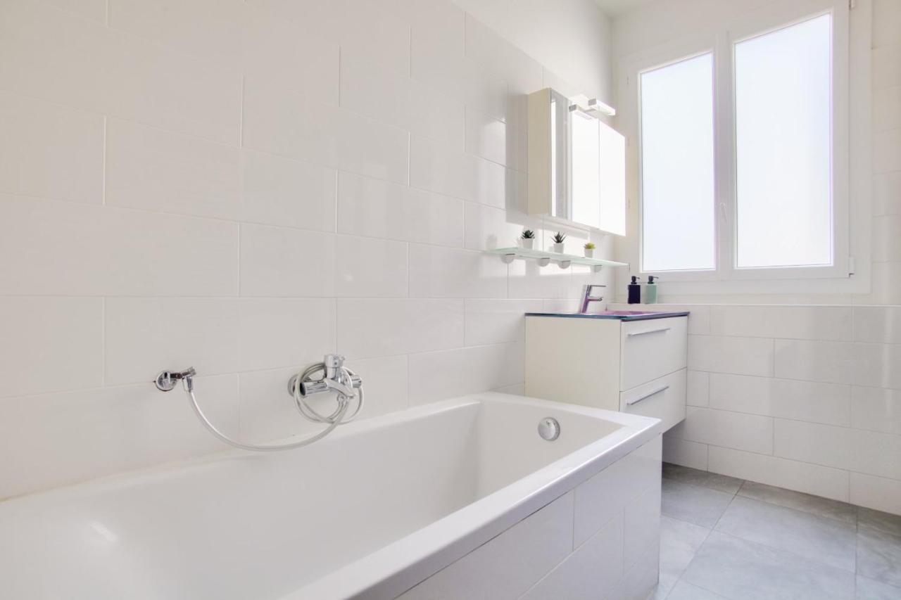 2 Bedrooms Tour Eiffel Rapp Paris Eksteriør bilde